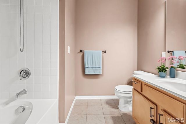 35 Kassebaum Lane 204, St Louis, MO 63129