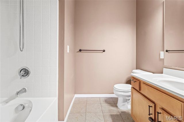 35 Kassebaum Lane 204, St Louis, MO 63129