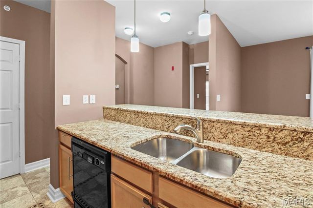 35 Kassebaum Lane 204, St Louis, MO 63129