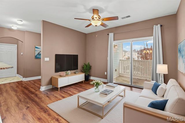 35 Kassebaum Lane 204, St Louis, MO 63129