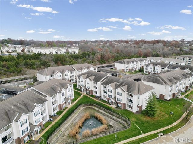 35 Kassebaum Lane 204, St Louis, MO 63129