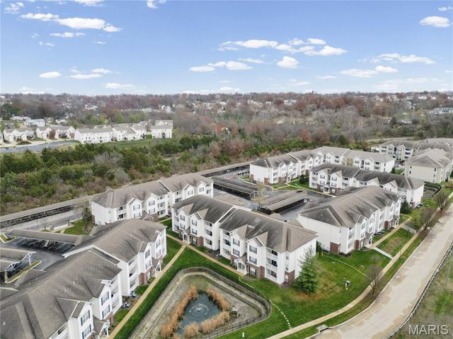 35 Kassebaum Lane 204, St Louis, MO 63129