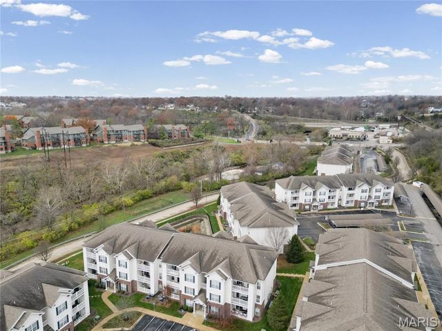 35 Kassebaum Lane 204, St Louis, MO 63129