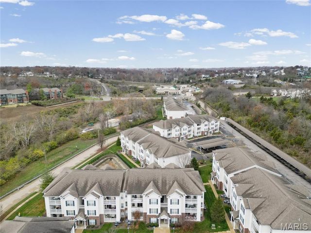 35 Kassebaum Lane 204, St Louis, MO 63129