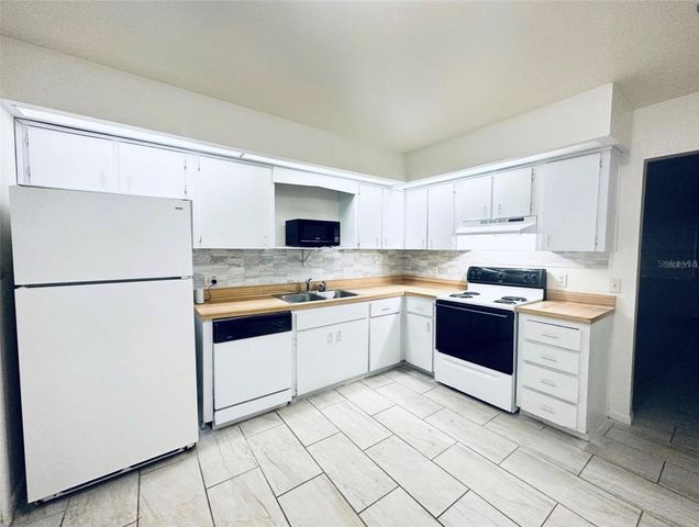 101 LAKE HUNTER DRIVE 15 & 16, Lakeland, FL 33803