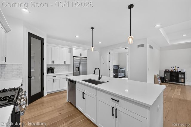 12891 Preston Pointe Drive, Shelby Charter Township, MI 48315