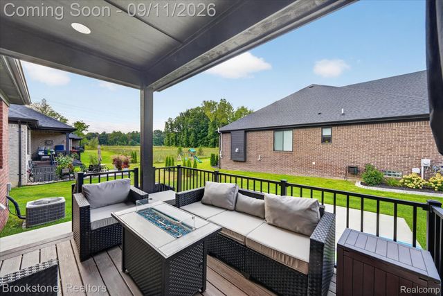 12891 Preston Pointe Drive, Shelby Charter Township, MI 48315