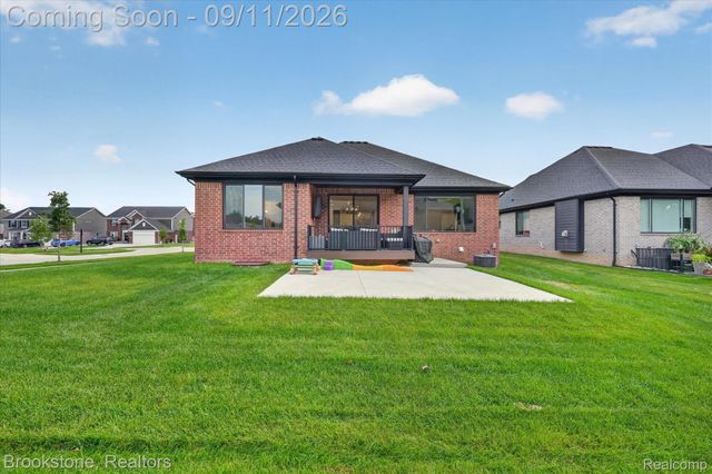12891 Preston Pointe Drive, Shelby Charter Township, MI 48315