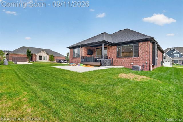 12891 Preston Pointe Drive, Shelby Charter Township, MI 48315