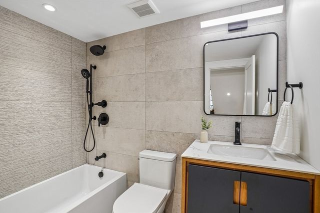 11 Mt Auburn St A, Cambridge, MA 02138