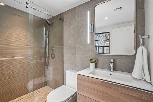 11 Mt Auburn St A, Cambridge, MA 02138