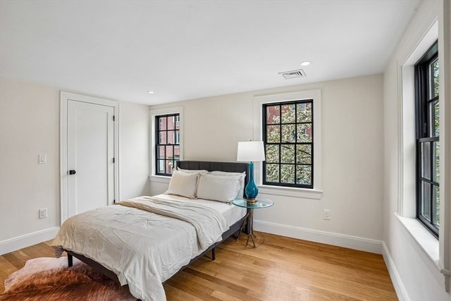 11 Mt Auburn St A, Cambridge, MA 02138