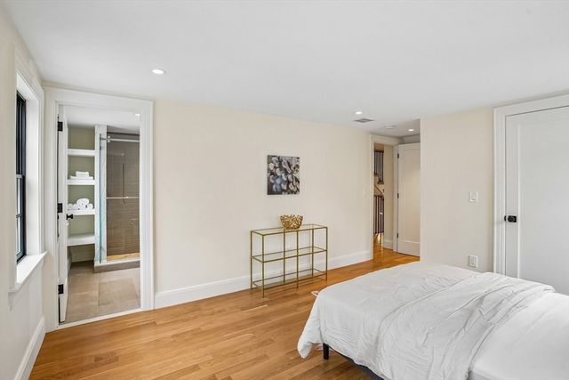11 Mt Auburn St A, Cambridge, MA 02138