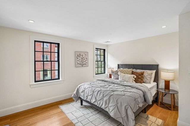 11 Mt Auburn St A, Cambridge, MA 02138