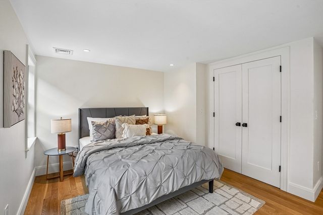 11 Mt Auburn St A, Cambridge, MA 02138