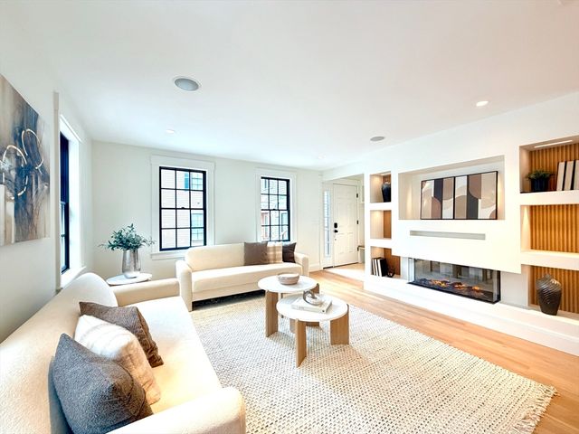 11 Mt Auburn St A, Cambridge, MA 02138