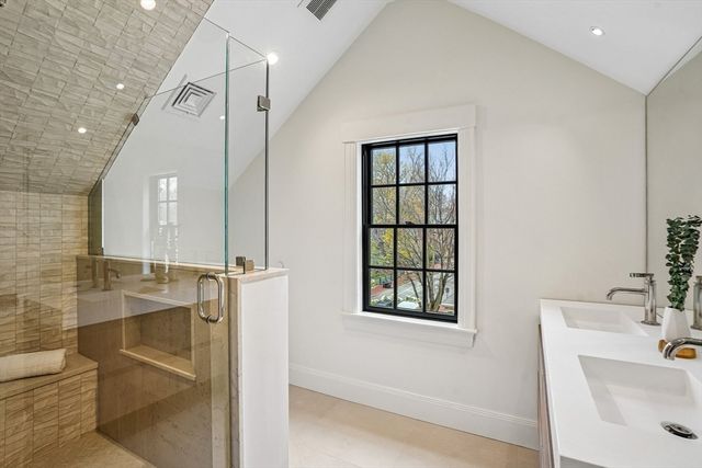 11 Mt Auburn St A, Cambridge, MA 02138