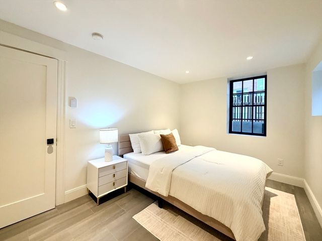 11 Mt Auburn St A, Cambridge, MA 02138