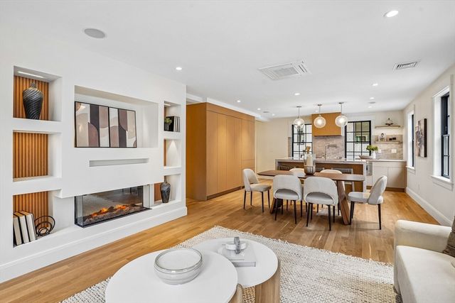 11 Mt Auburn St A, Cambridge, MA 02138