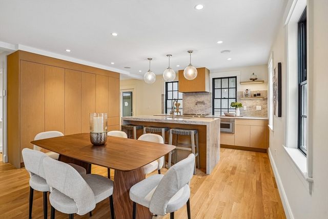 11 Mt Auburn St A, Cambridge, MA 02138