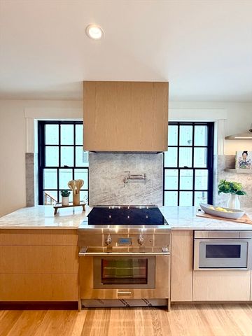 11 Mt Auburn St A, Cambridge, MA 02138