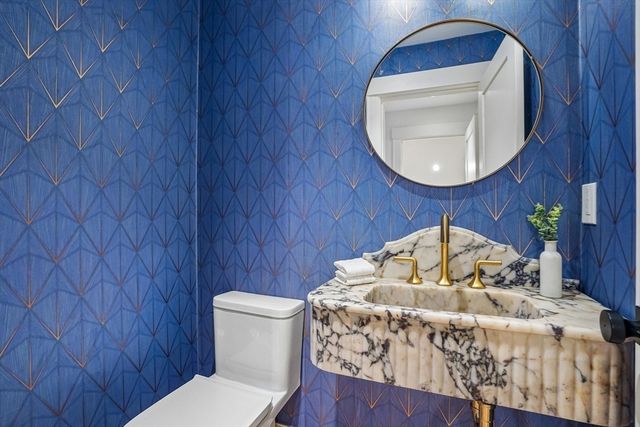 11 Mt Auburn St A, Cambridge, MA 02138