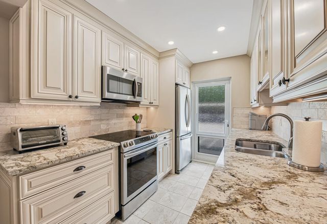 1910 S Ocean Boulevard 112, Delray Beach, FL 33483