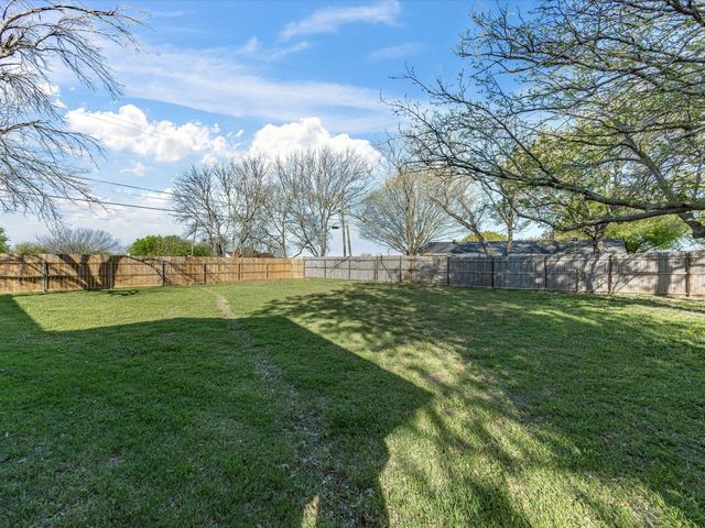 101 Mcwilliams Drive, Bowie, TX 76230