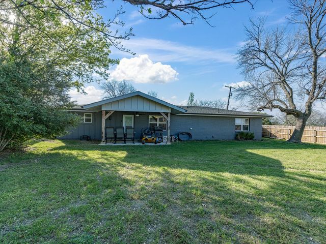 101 Mcwilliams Drive, Bowie, TX 76230