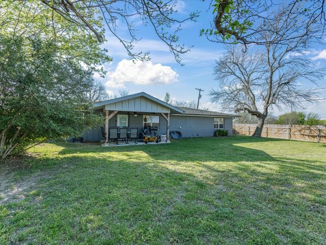 101 Mcwilliams Drive, Bowie, TX 76230