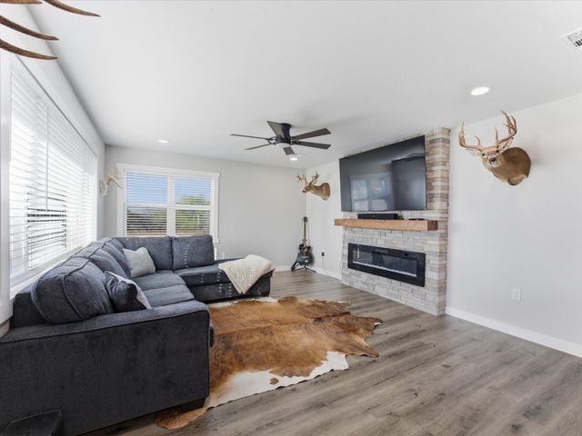 101 Mcwilliams Drive, Bowie, TX 76230