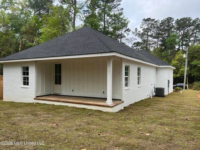 952 Kale Street, Diamondhead, MS 39525