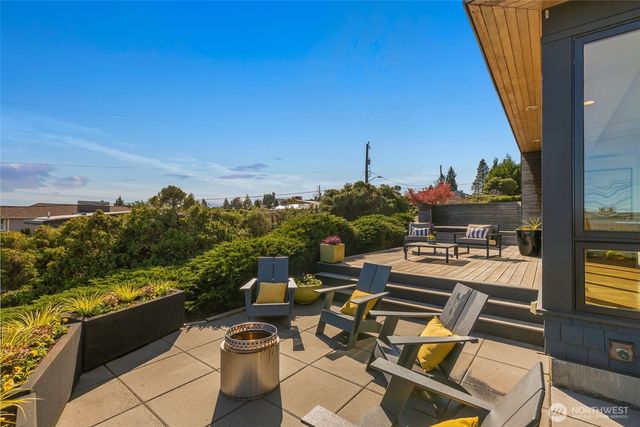 2506 W Halladay Street, Seattle, WA 98199