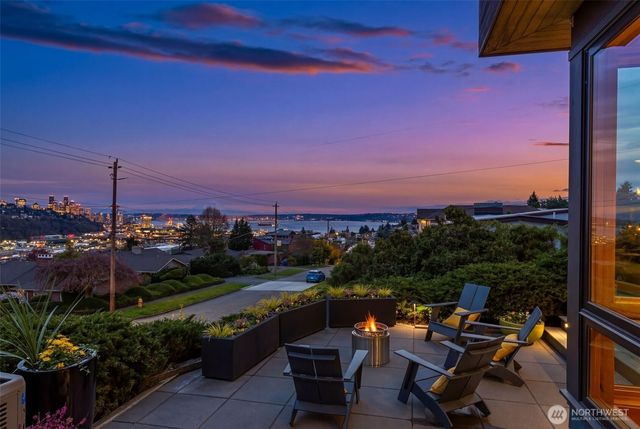 2506 W Halladay Street, Seattle, WA 98199