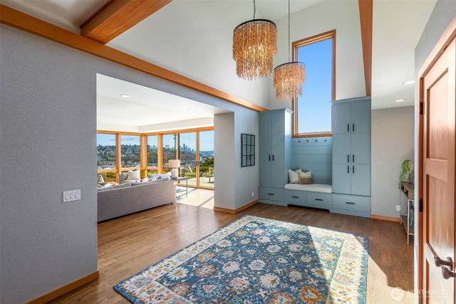 2506 W Halladay Street, Seattle, WA 98199