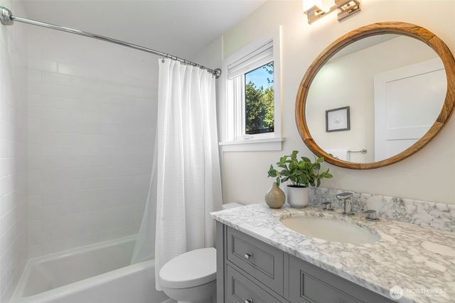 2506 W Halladay Street, Seattle, WA 98199