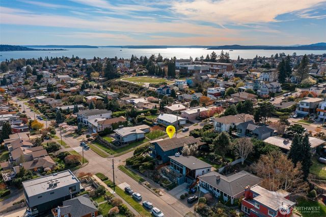 2506 W Halladay Street, Seattle, WA 98199