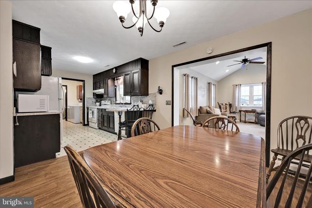 2 PERRI AVE, Myerstown, PA 17067