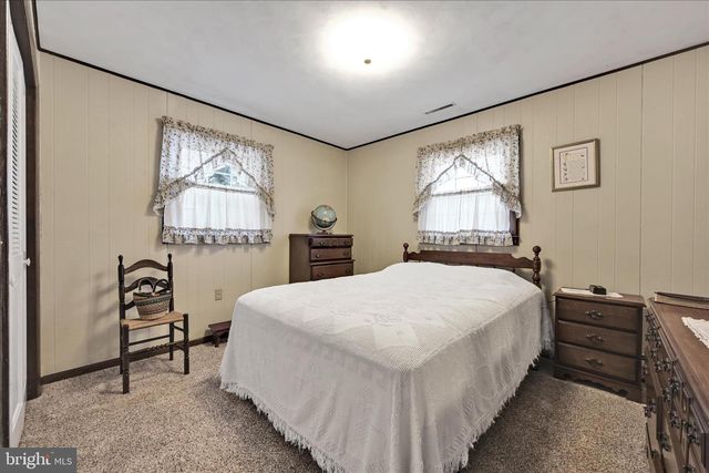 2 PERRI AVE, Myerstown, PA 17067