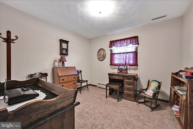 2 PERRI AVE, Myerstown, PA 17067