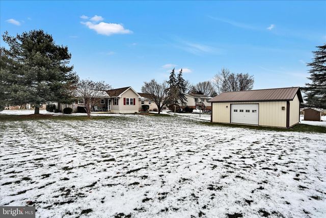 2 PERRI AVE, Myerstown, PA 17067