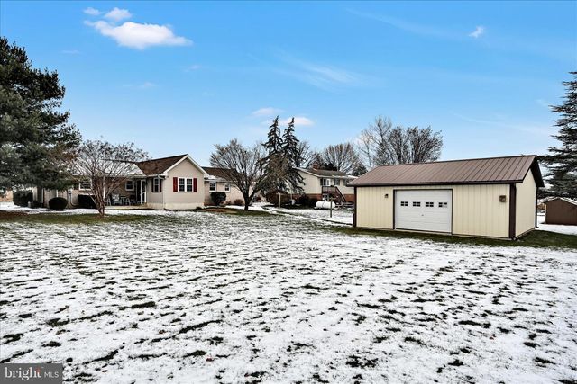 2 PERRI AVE, Myerstown, PA 17067