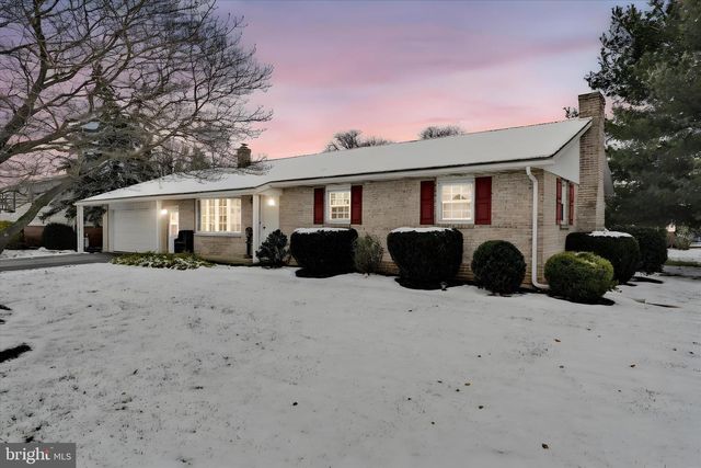 2 PERRI AVE, Myerstown, PA 17067