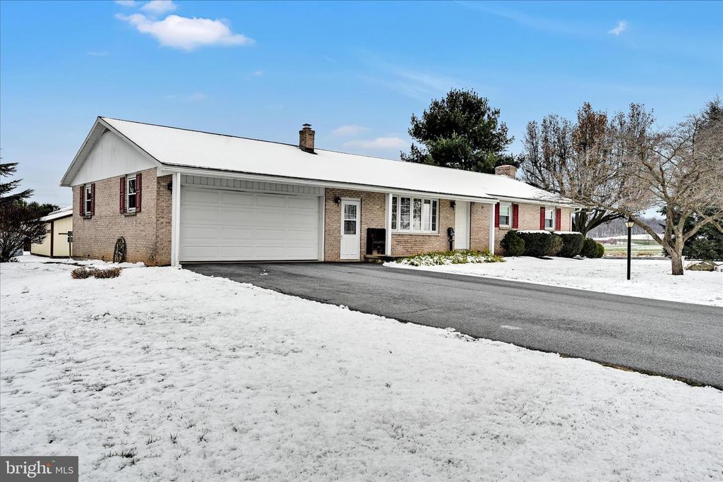 2 PERRI AVE, Myerstown, PA 17067