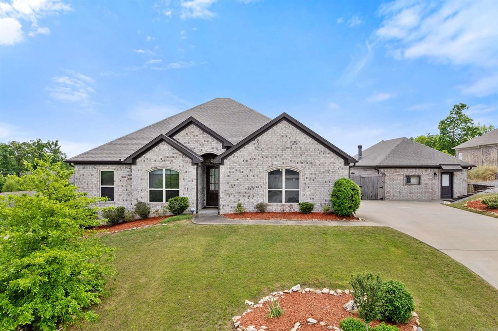 16001 Burleigh Court, Little Rock, AR 72210
