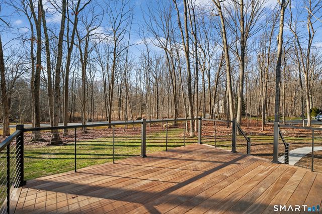 2 Berberis Drive, Old Lyme, CT 06371