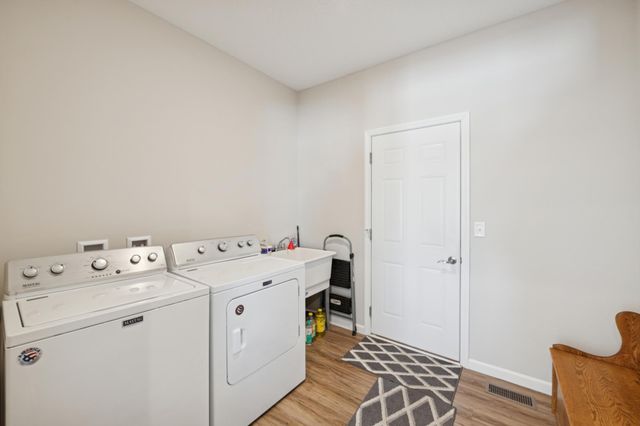 580 Alaska Loop, Cambridge, MN 55008