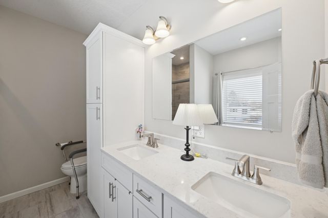 580 Alaska Loop, Cambridge, MN 55008