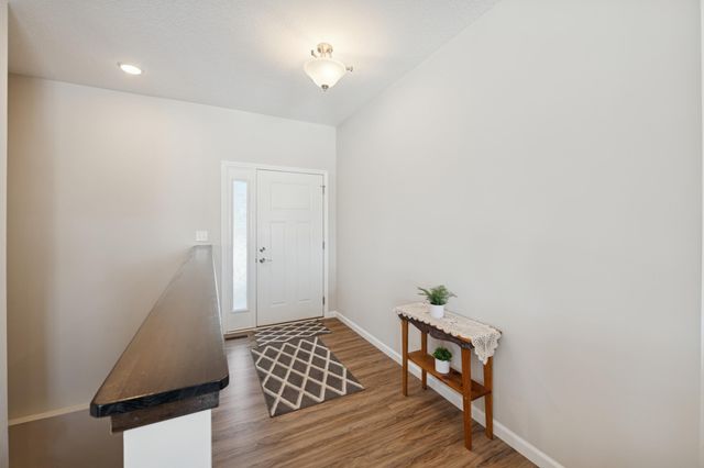 580 Alaska Loop, Cambridge, MN 55008