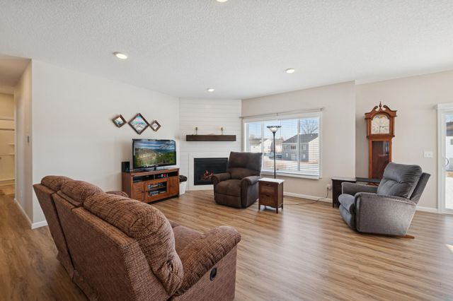 580 Alaska Loop, Cambridge, MN 55008